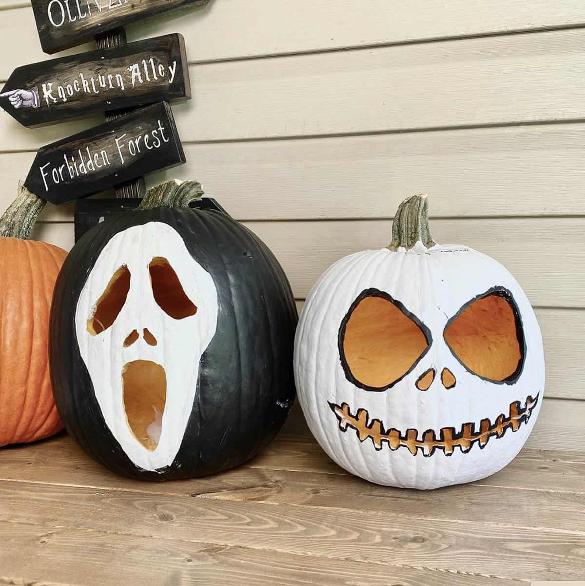 scary carved pumpkins for Halloween