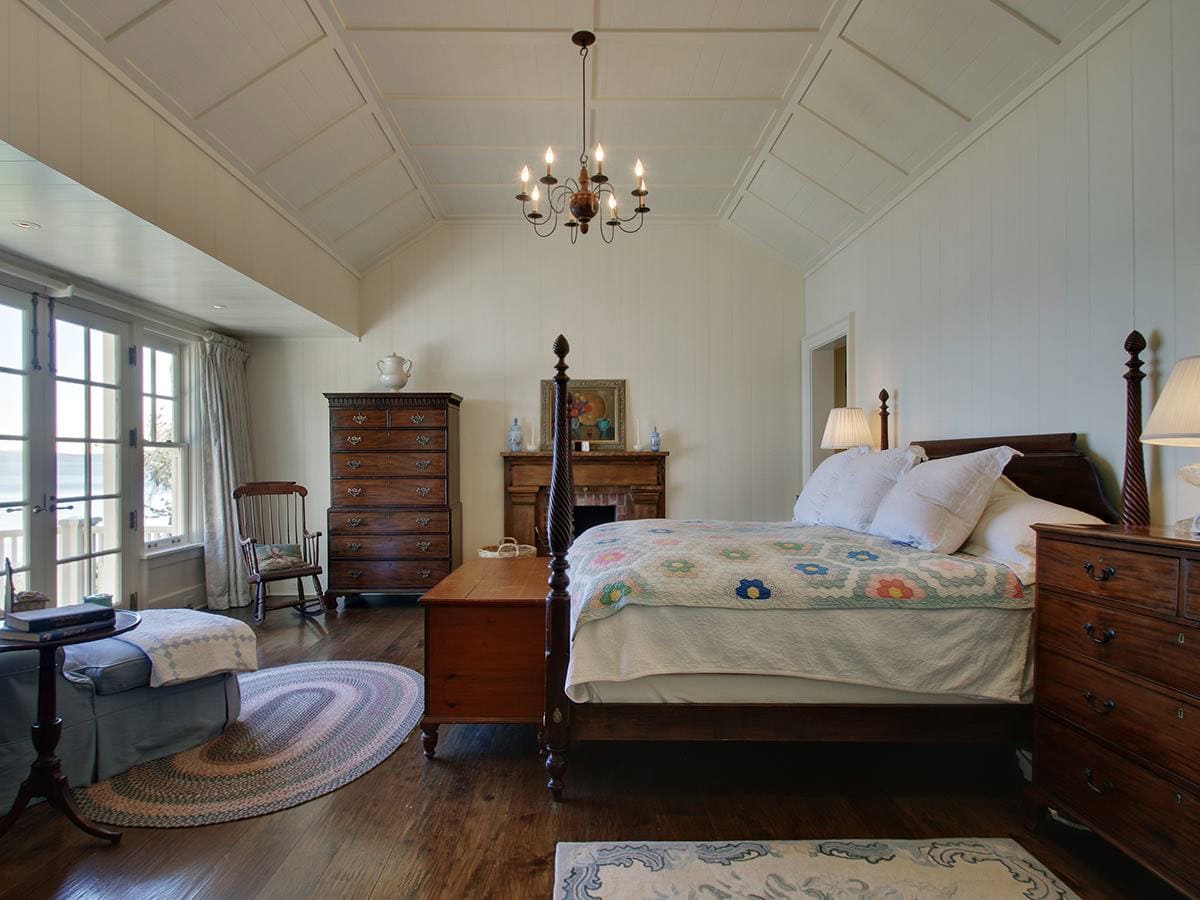 Traditional Bedroom