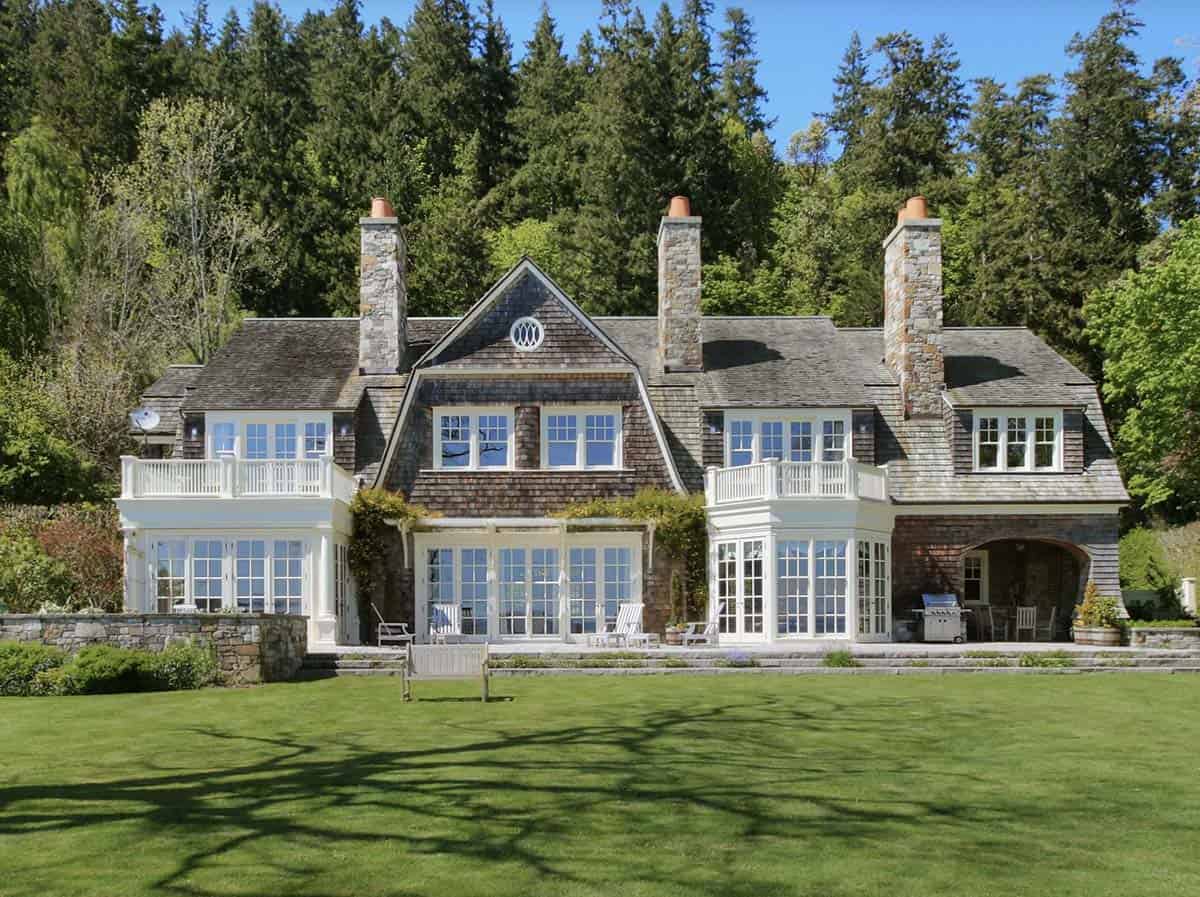 Beach Style Home Exterior
