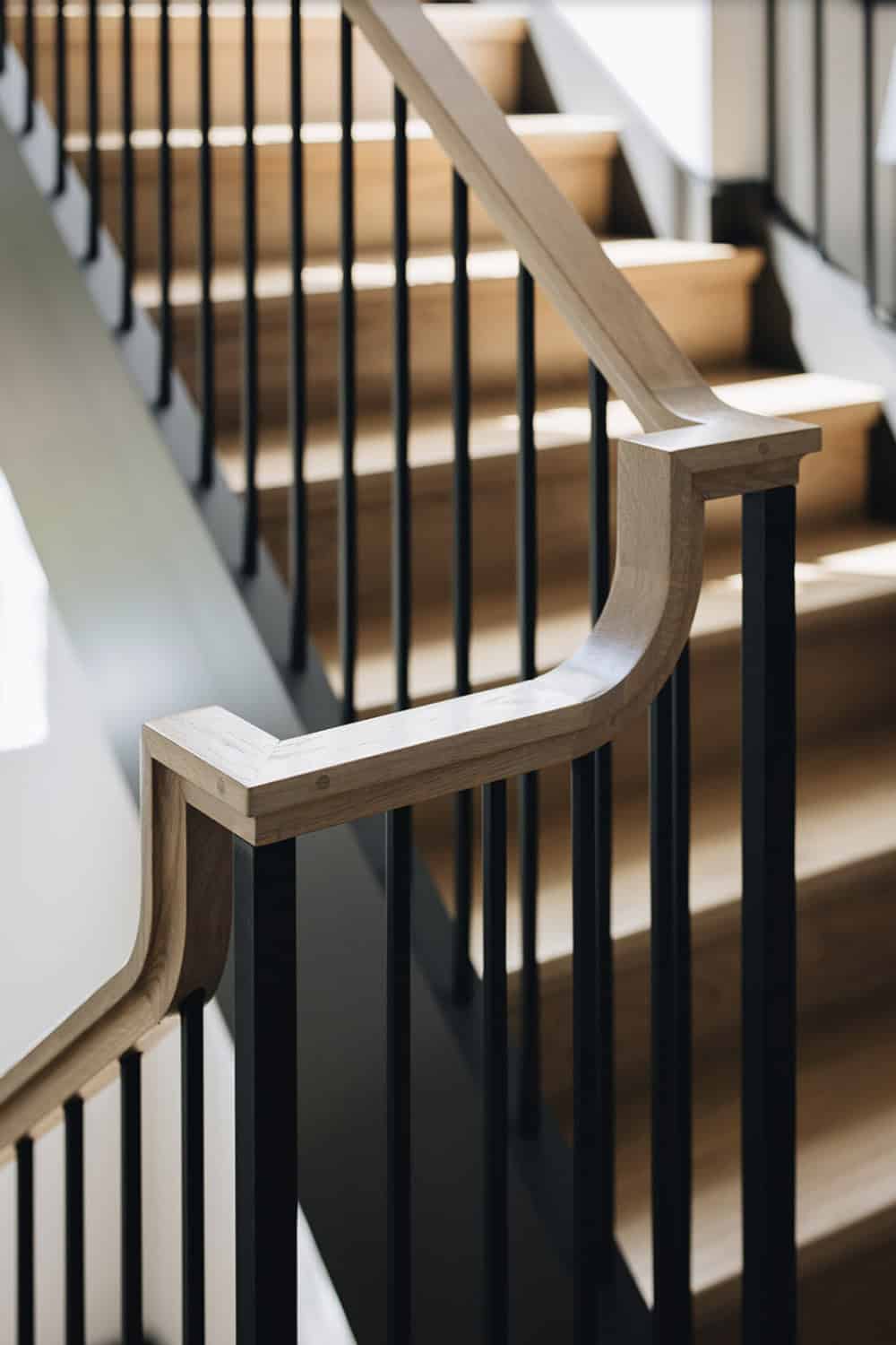 Transitional Style Staircase