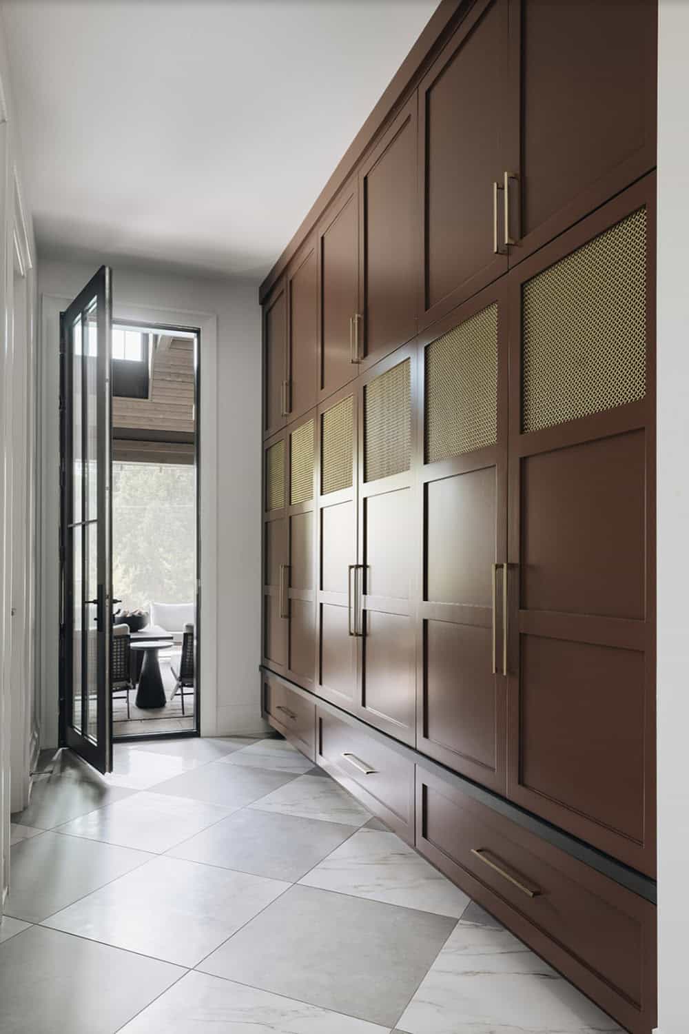 Transitional Style Mudroom Entry