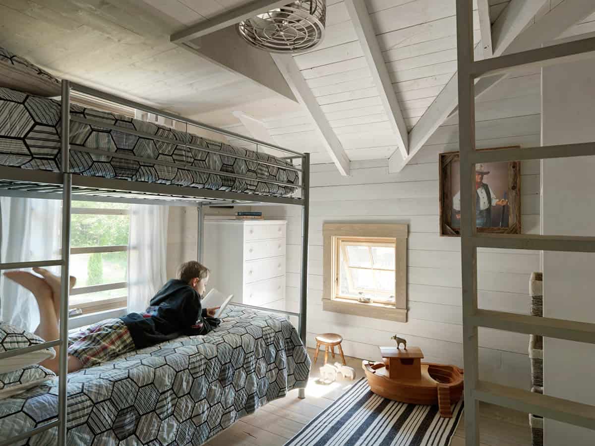 rustic bunk bedroom