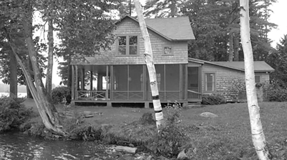 lake house exterior before the renovation