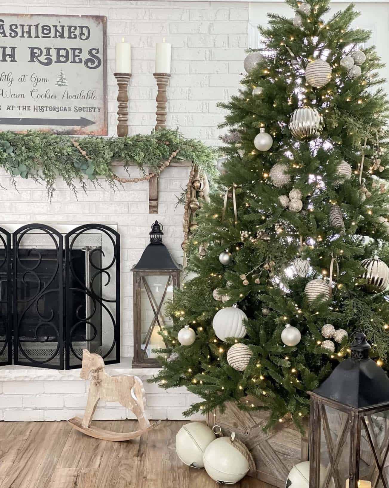 elegant christmas tree