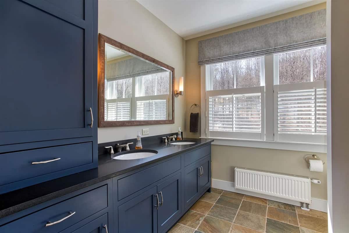 farmhouse style bathroom vanity