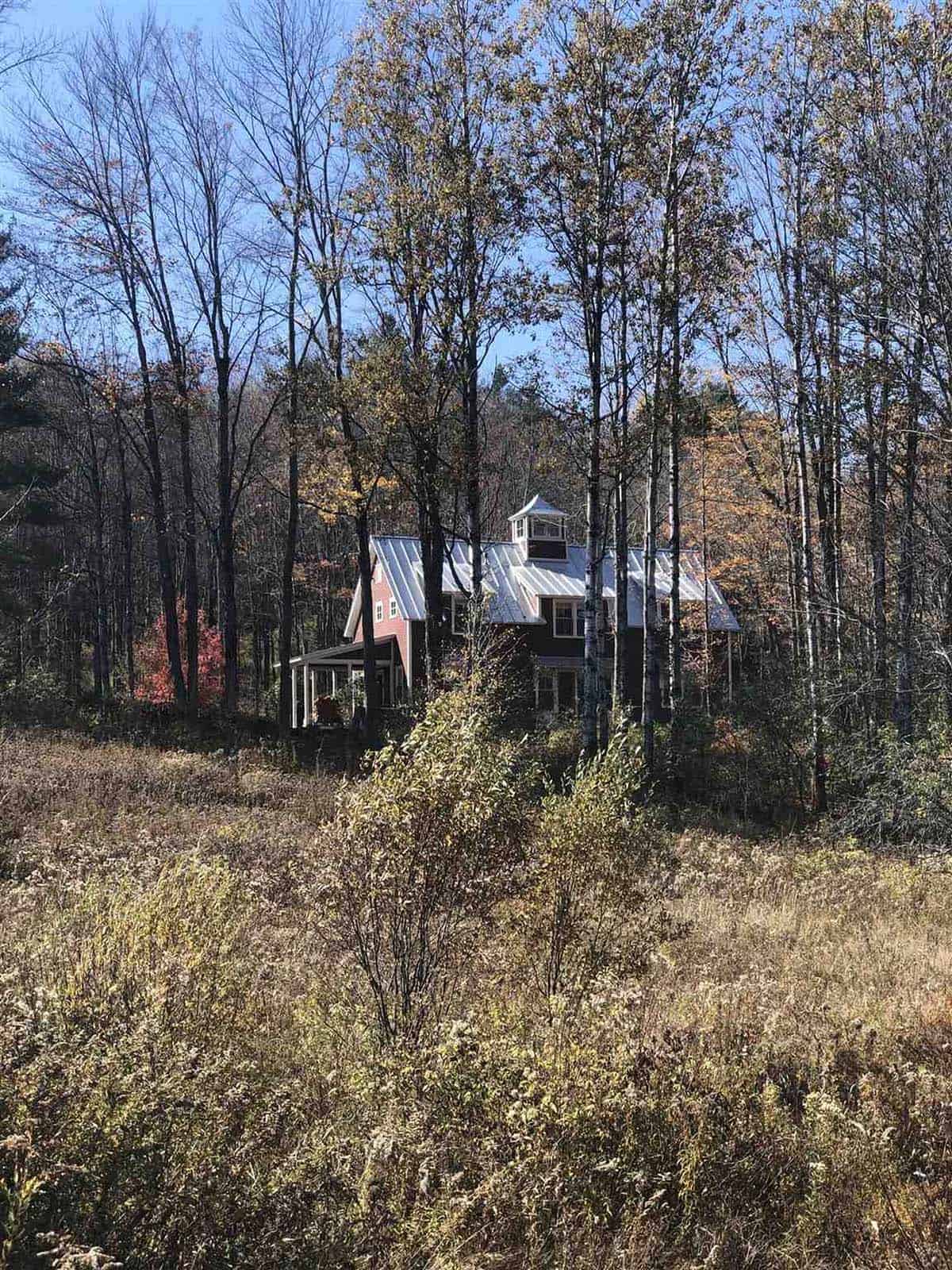 barn style house exterior