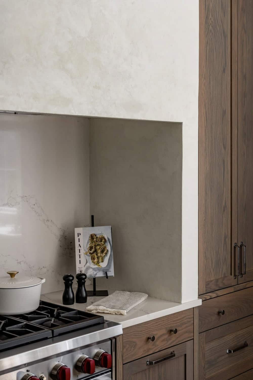 transitional style kitchen