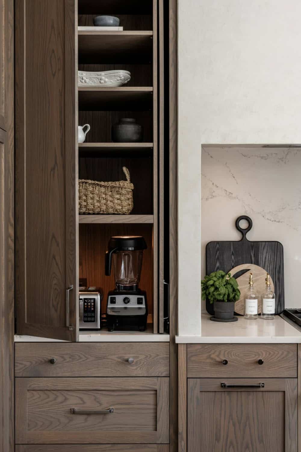 transitional style kitchen