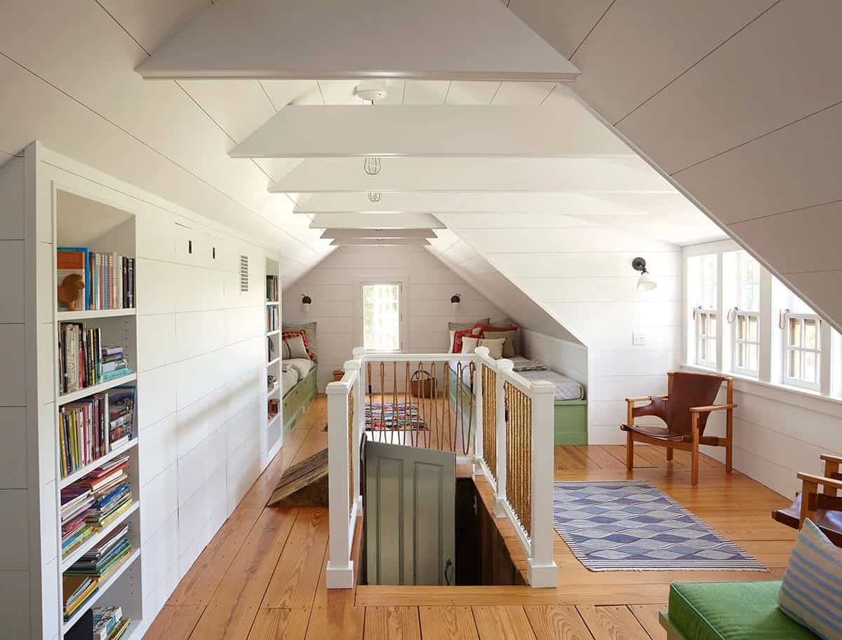 farmhouse style upstairs hallway