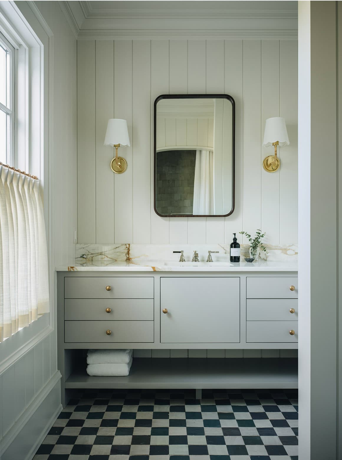 contemporary bathroom