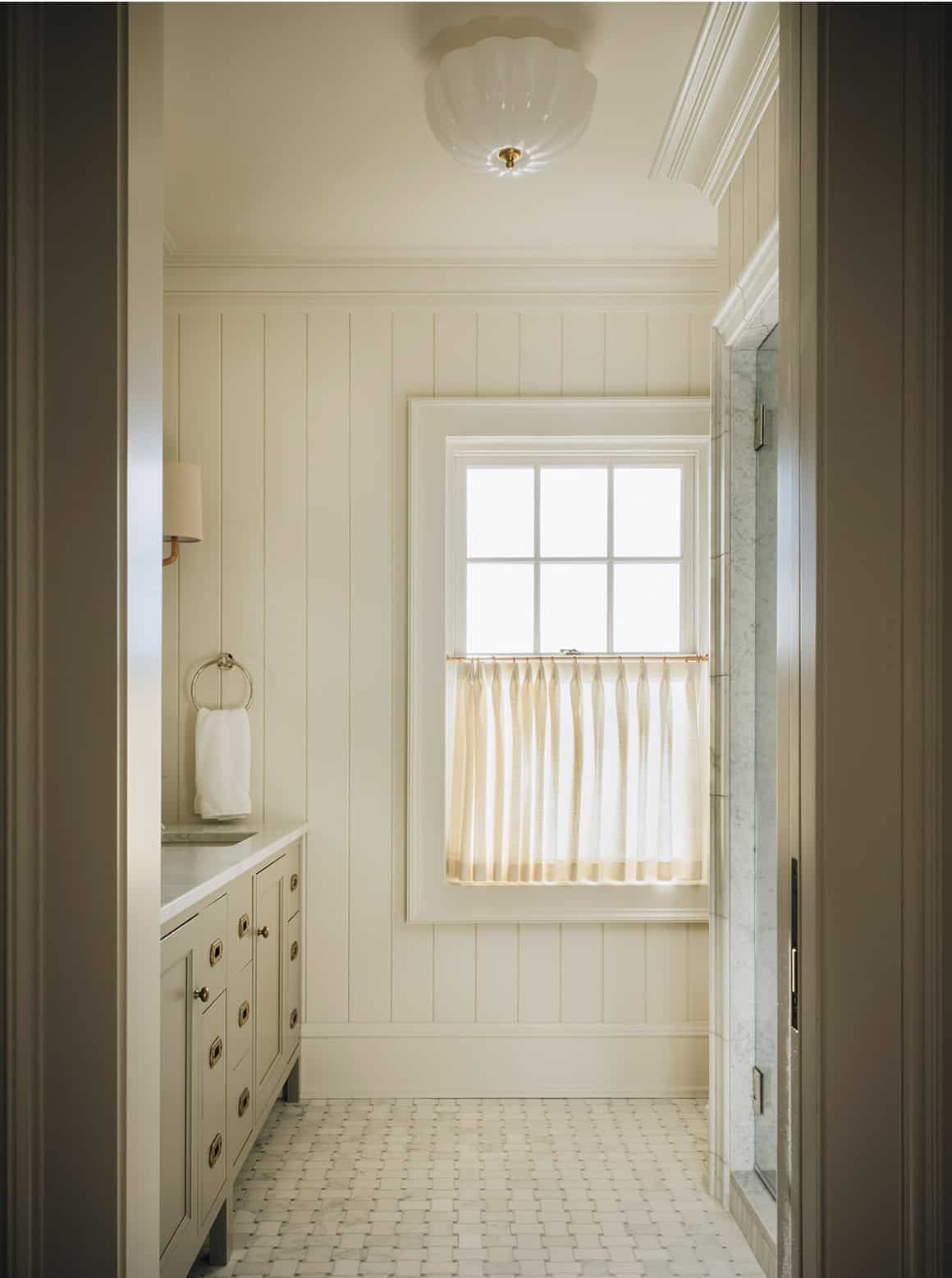 contemporary bathroom