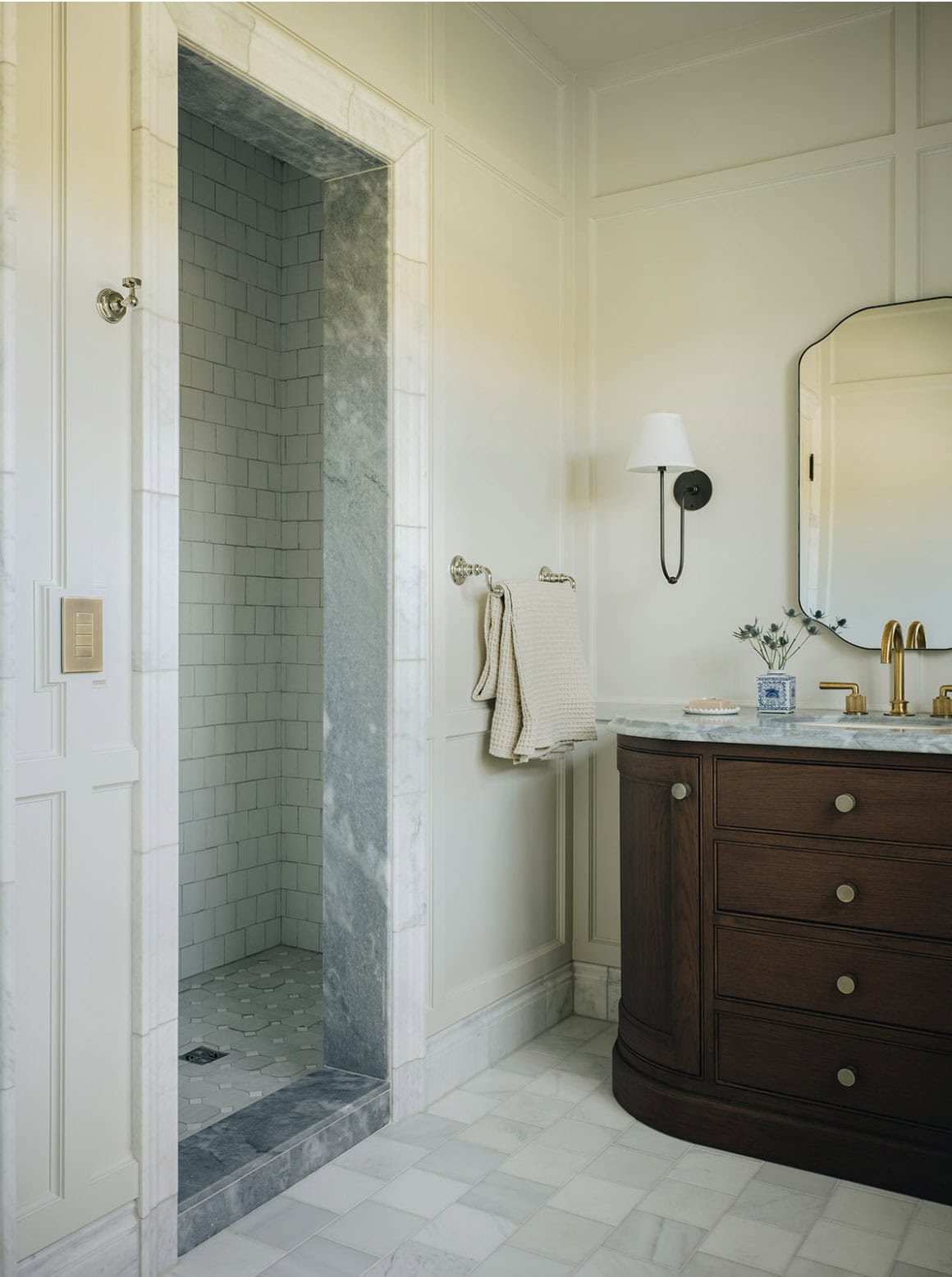 contemporary bathroom