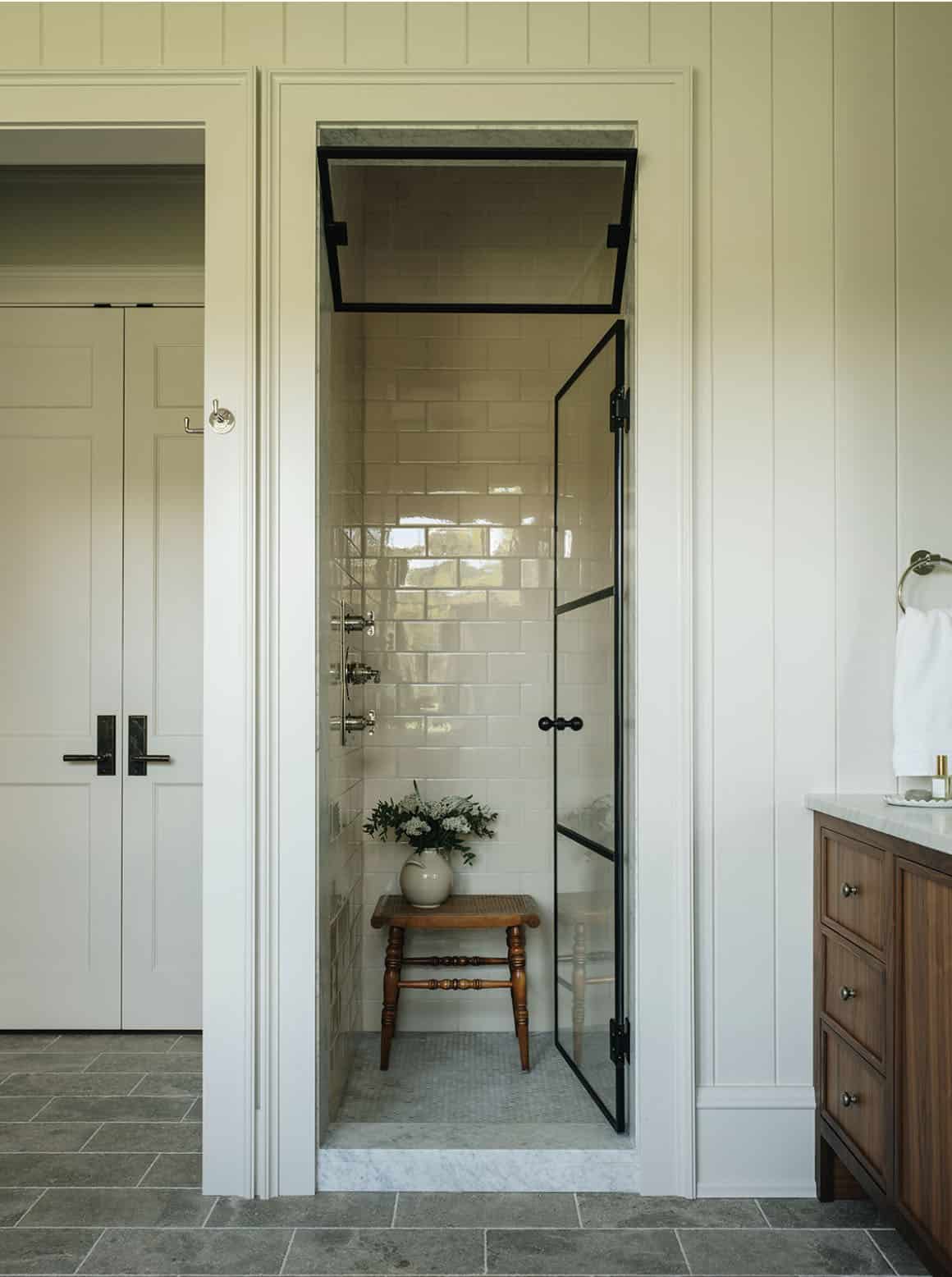 contemporary bathroom
