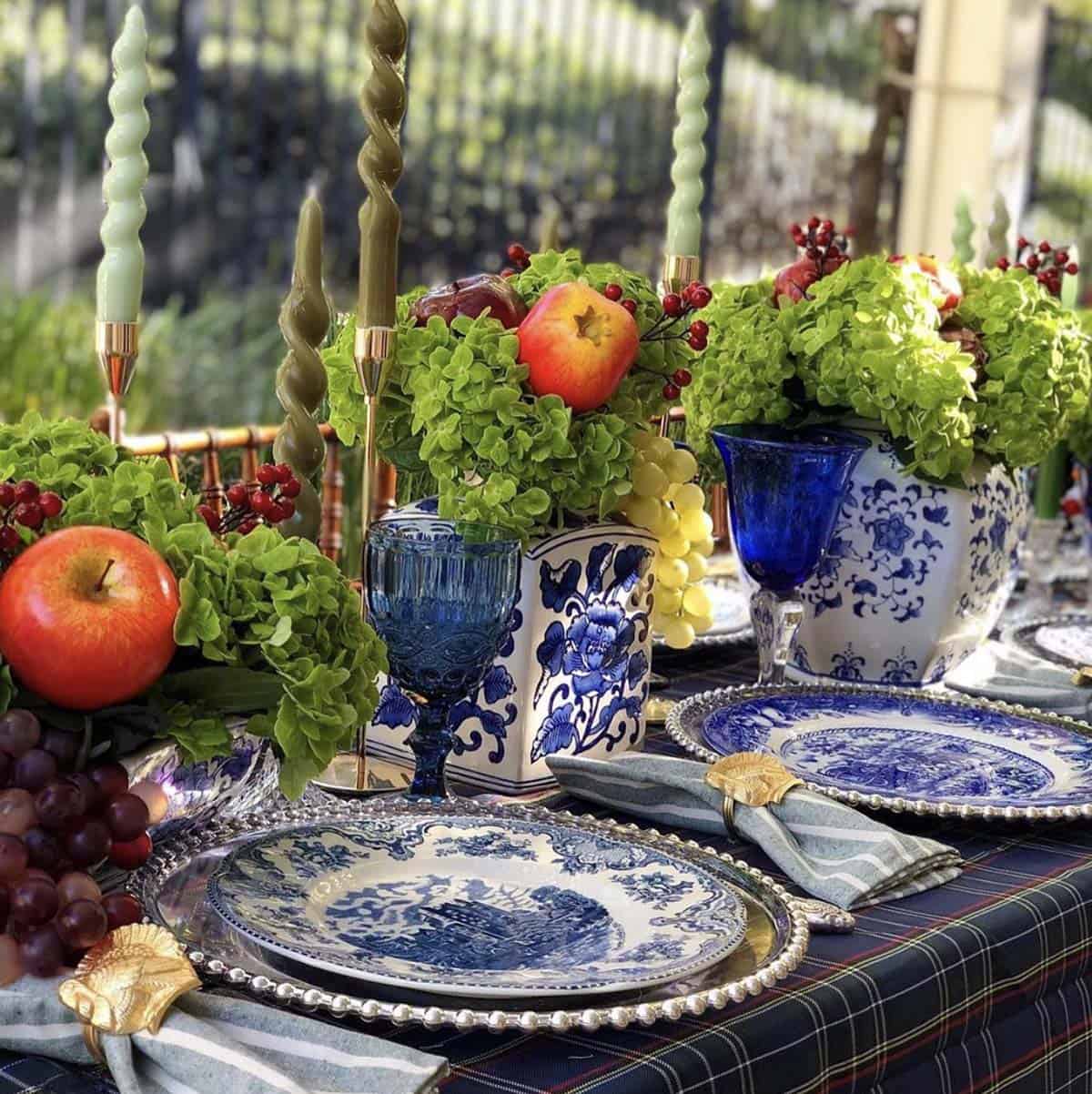 al fresco thanksgiving table with a blue and white color palette