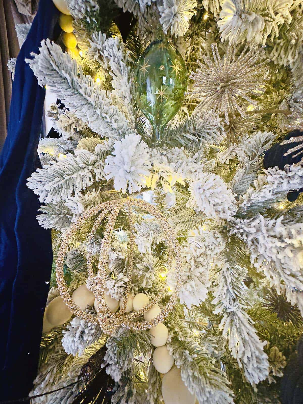 elegant christmas tree