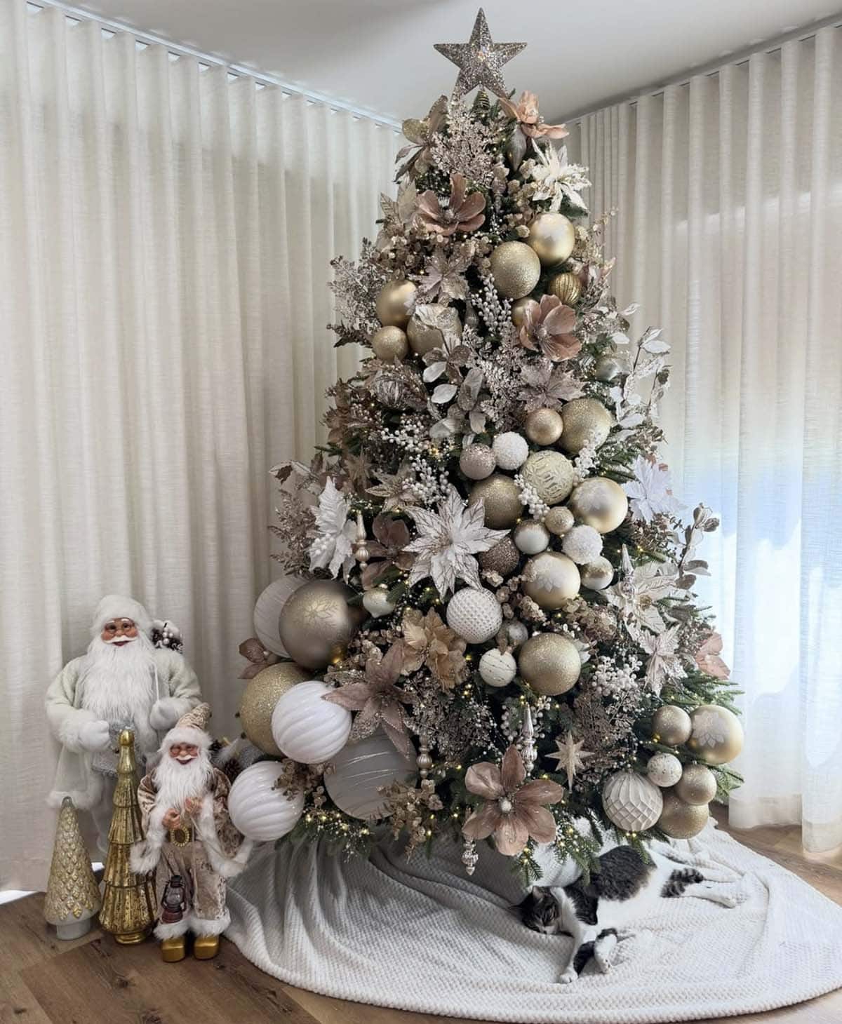 elegant christmas tree