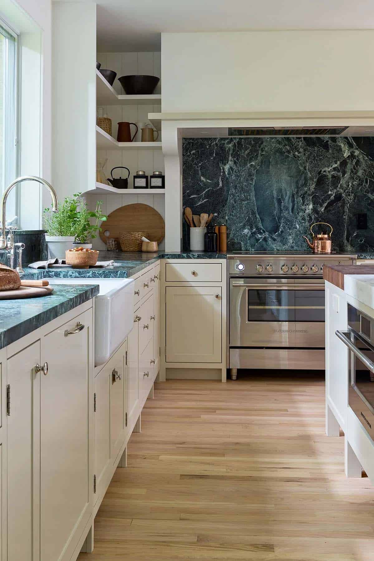 farmhouse style kitchen