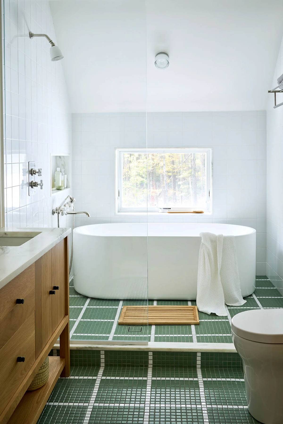 farmhouse style bathroom