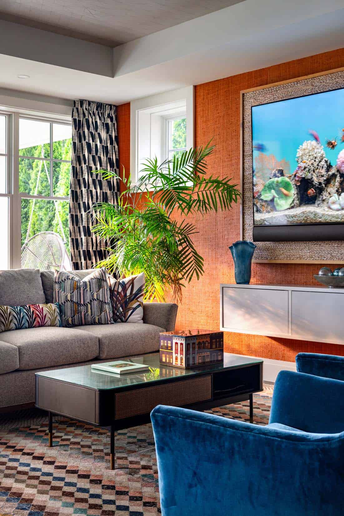 beach style family room
