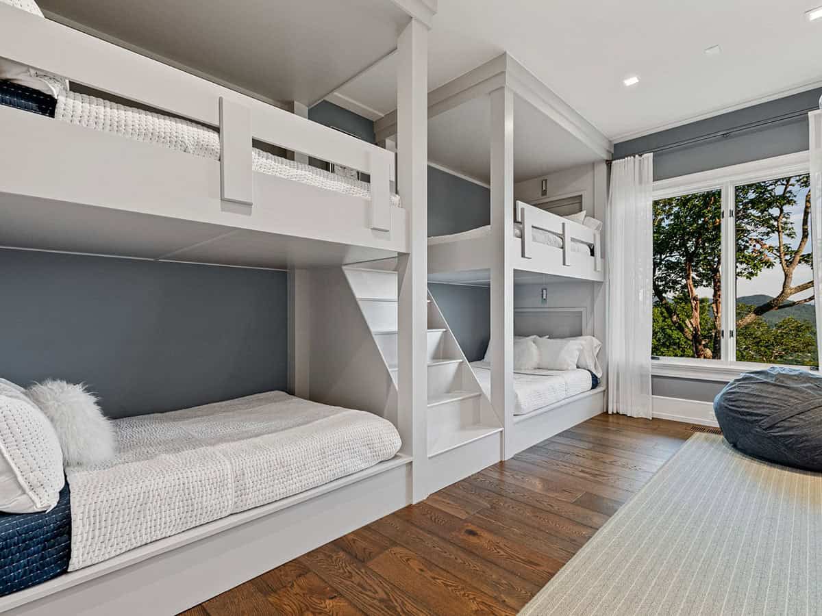 modern bunk bedroom
