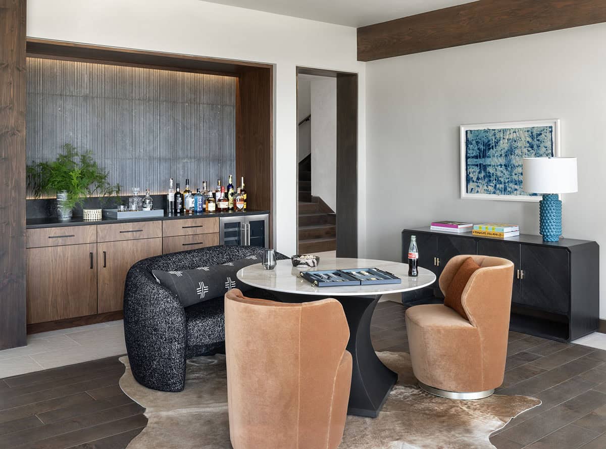 modern wet bar with a lounge