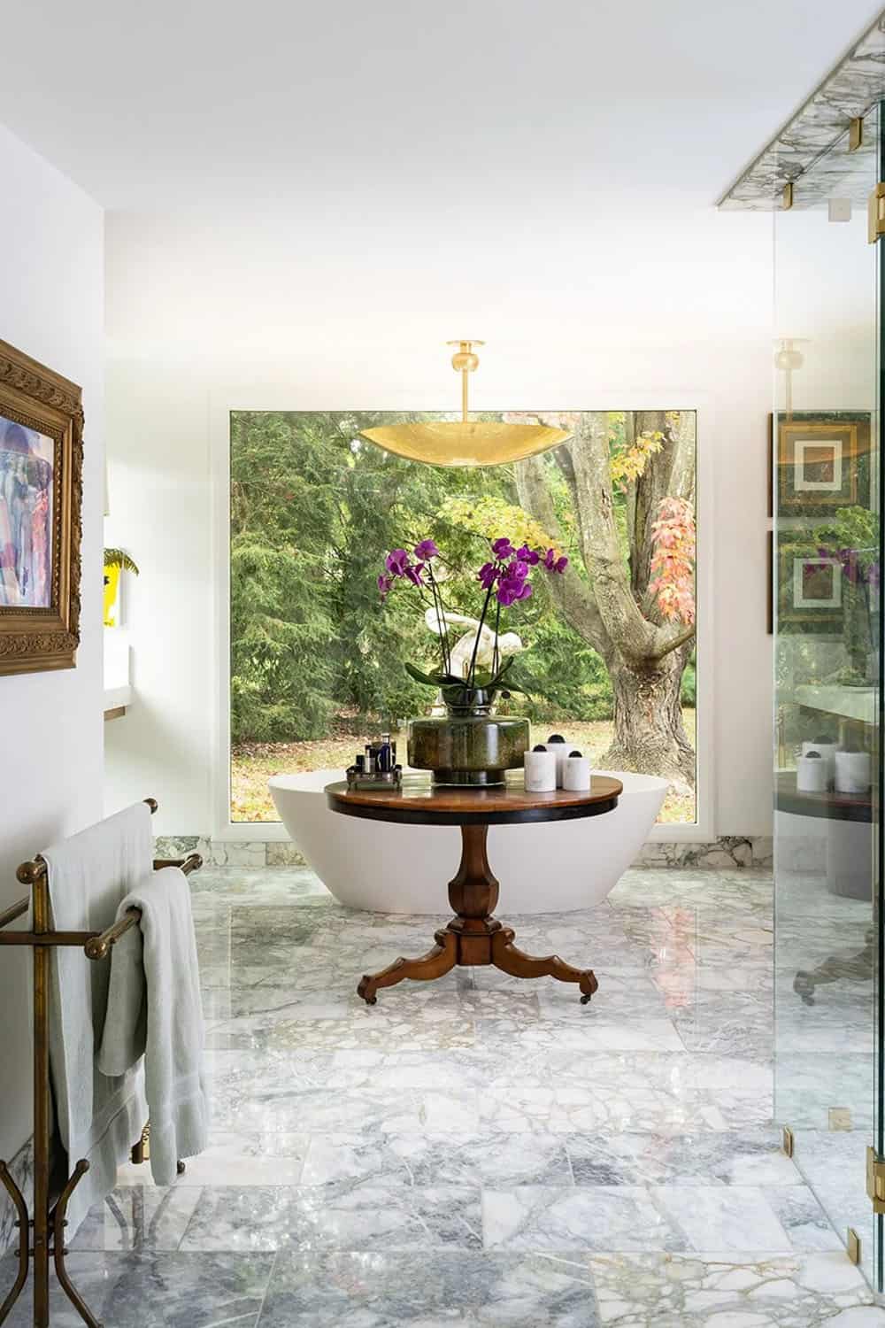 mid-century modern bathroom