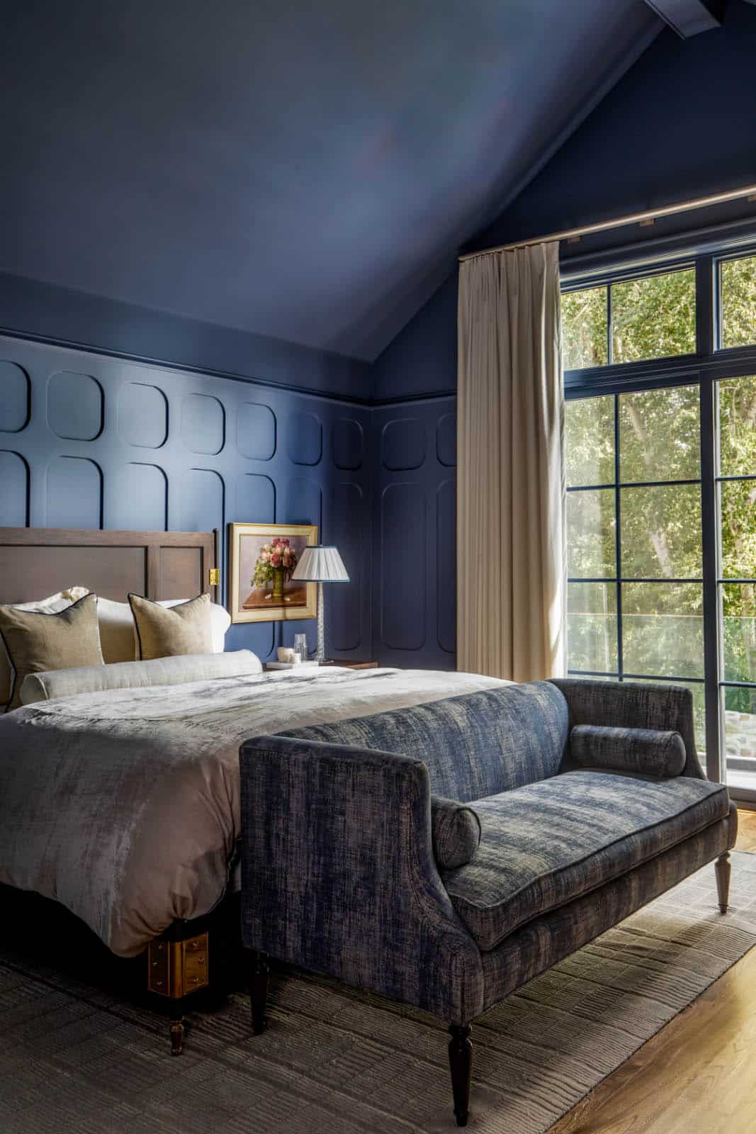 modern guest bedroom