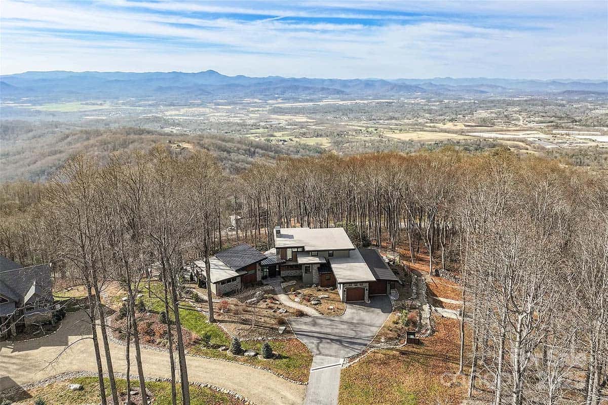 modern prairie style mountain house exterior