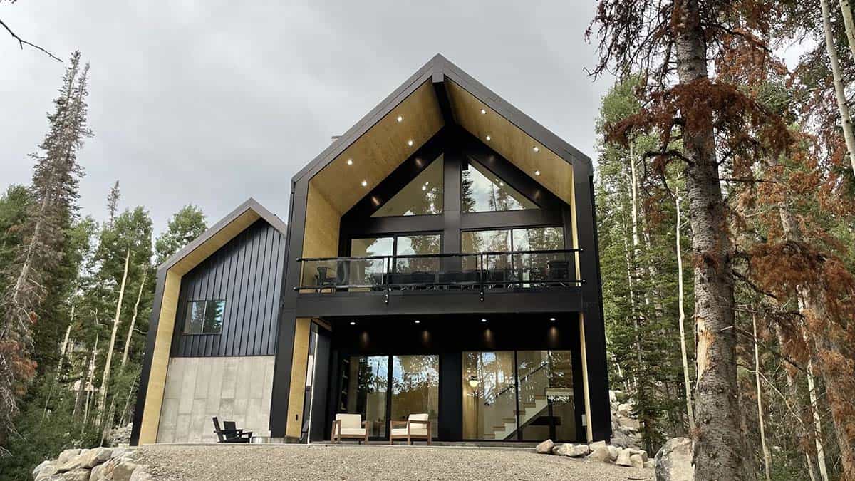 modern scandinavian mountain cabin exterior