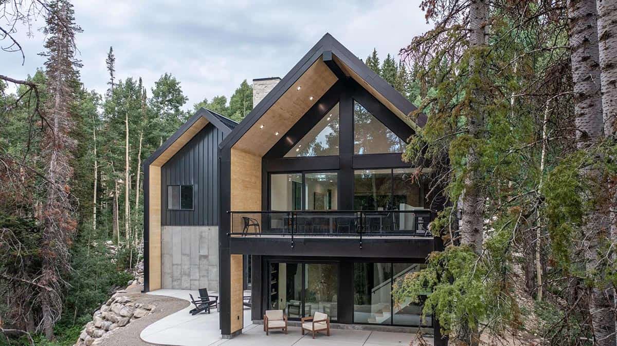 modern scandinavian mountain cabin exterior