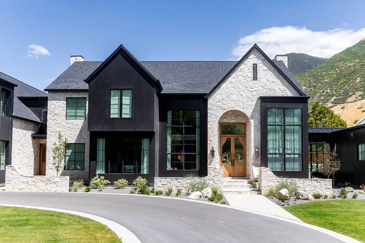 modern scandinavian style home exterior