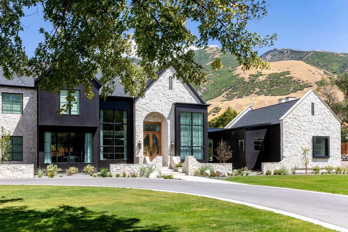 modern scandinavian style home exterior