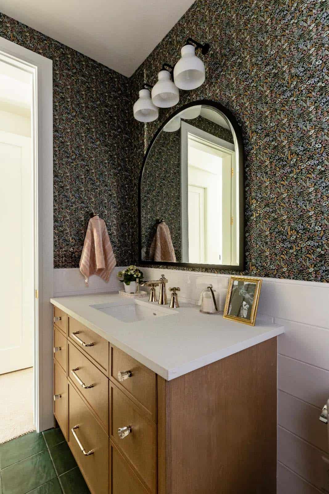 modern scandinavian style bathroom with wallpaper