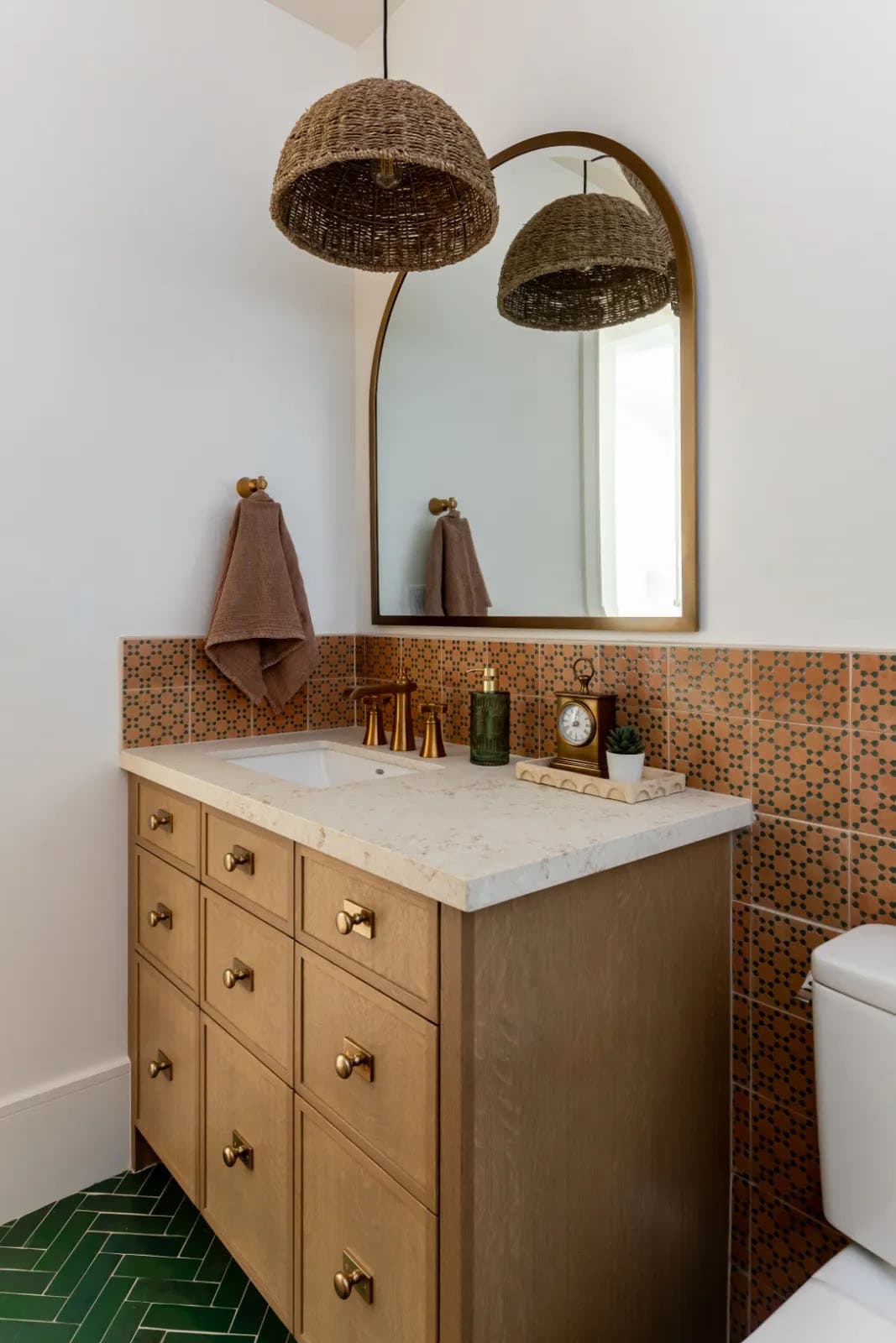 modern scandinavian style bathroom