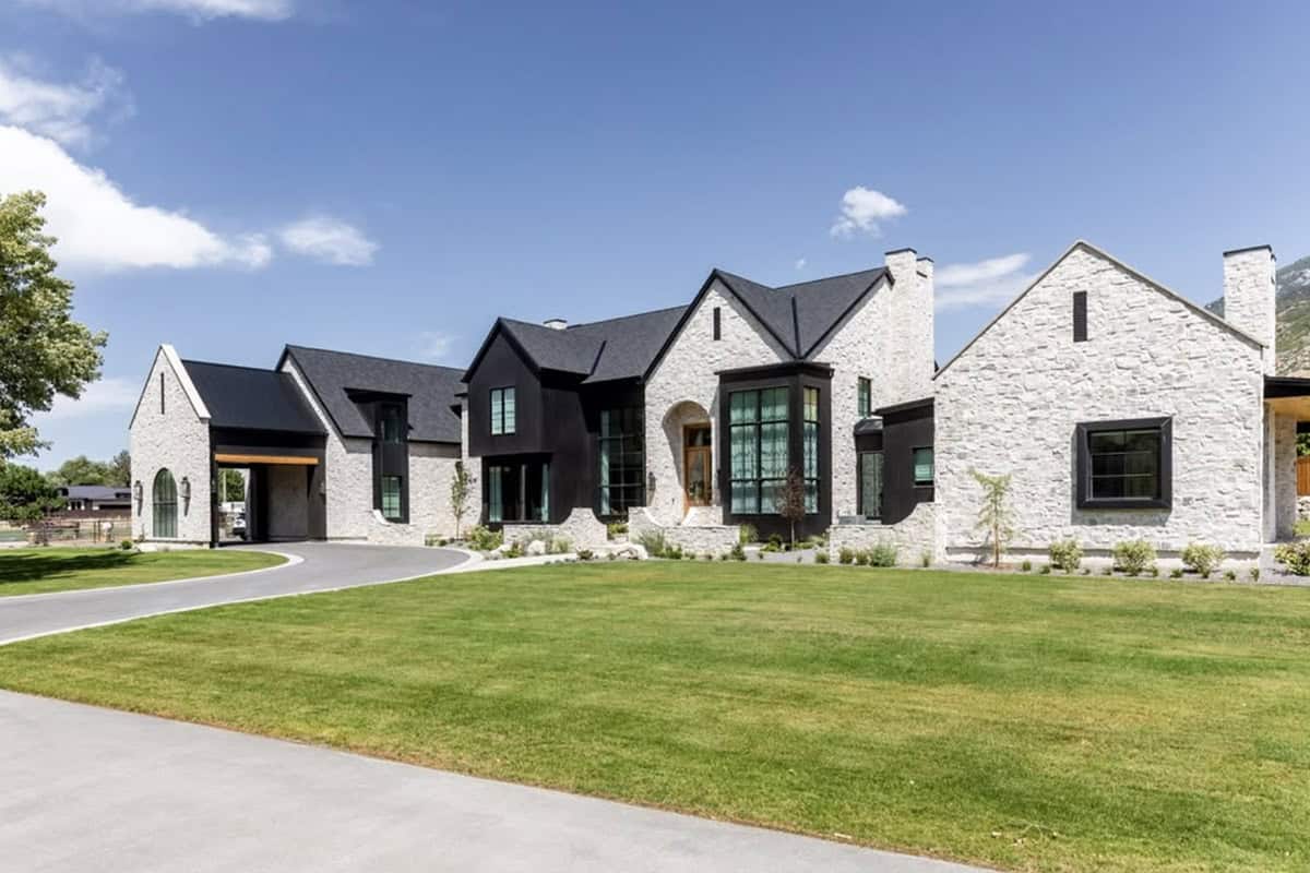 modern scandinavian style home exterior