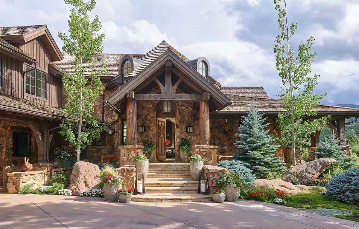 mountain lodge style home exterior