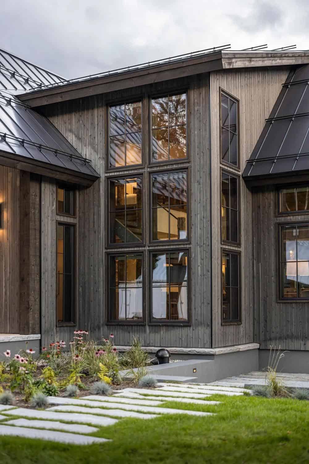 mountain ski home exterior