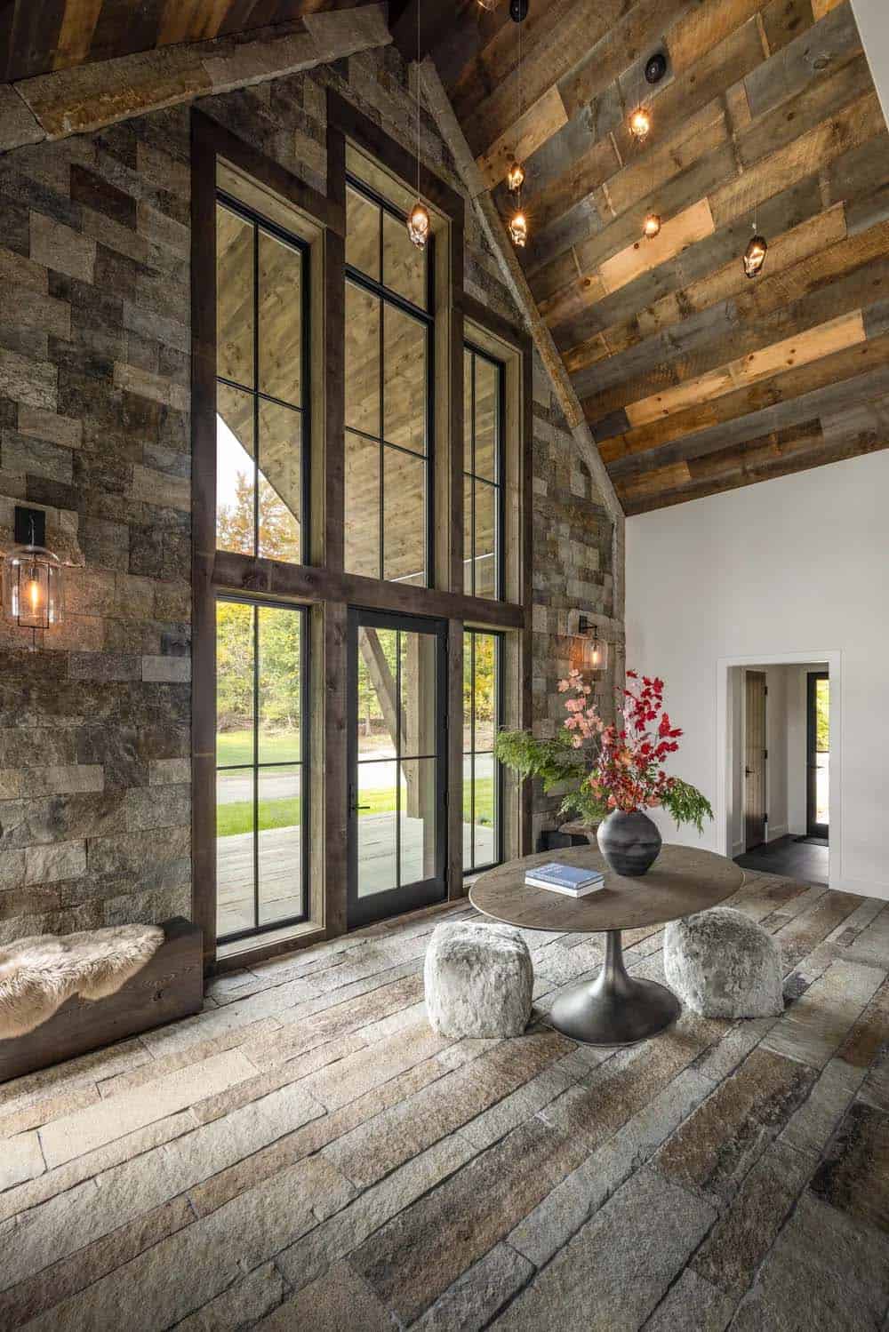 mountain ski home entry