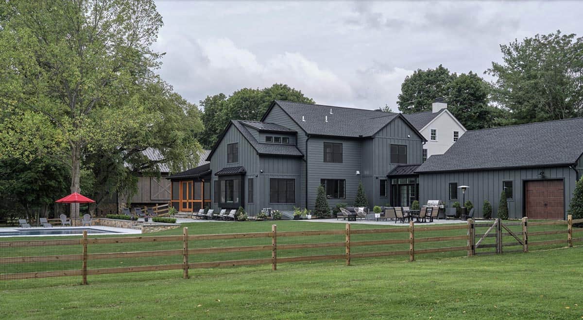 farmhouse home exterior 