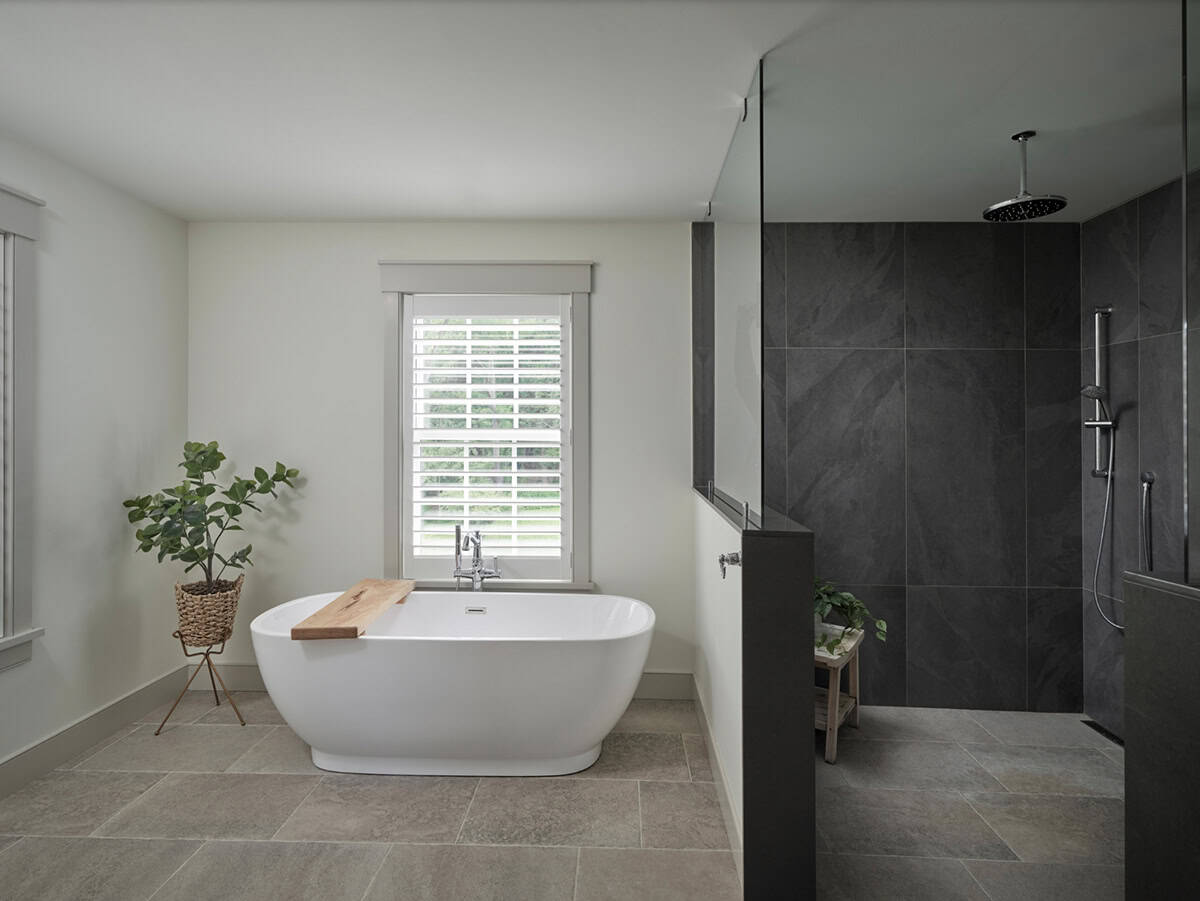 farmhouse style bathroom