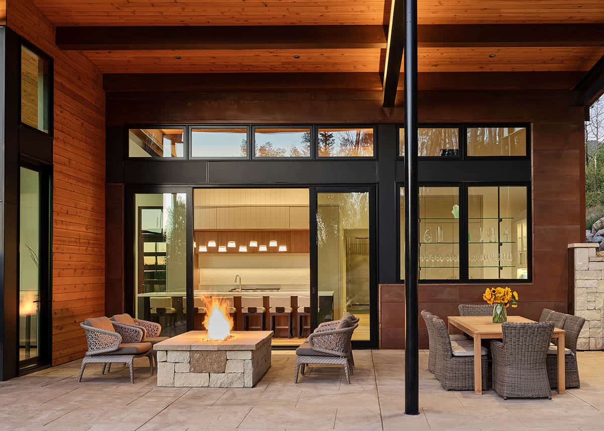 modern mountain home exterior patio
