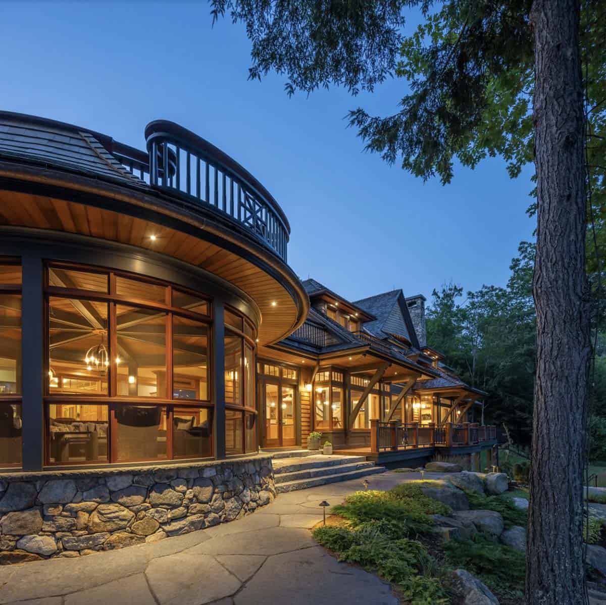 traditiional lake house exterior at dusk