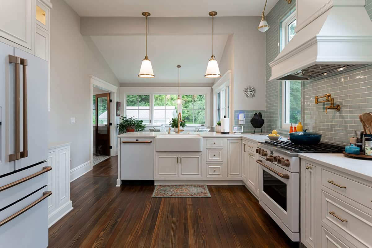 farmhouse style kitchen