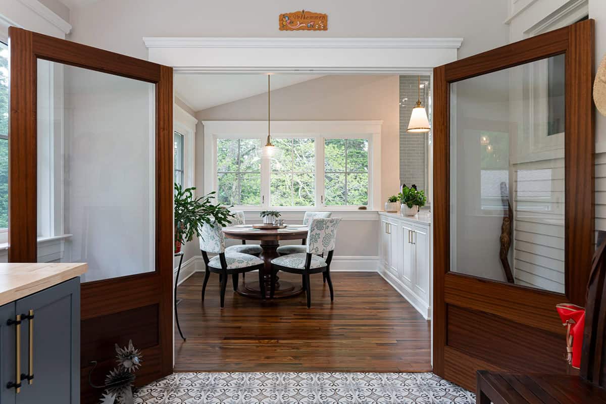 farmhouse style kitchen breakfast nook