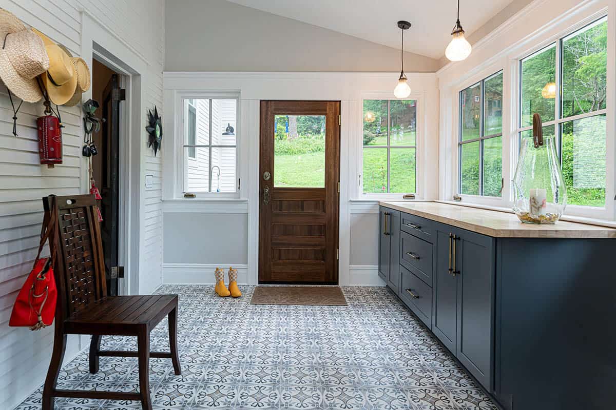 farmhouse style mudroom entry