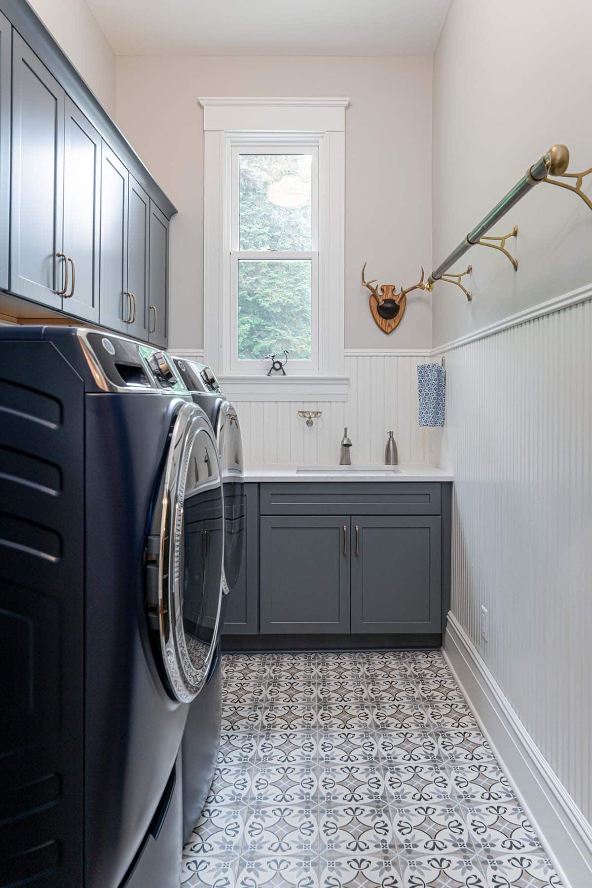 farmhouse style laundry room