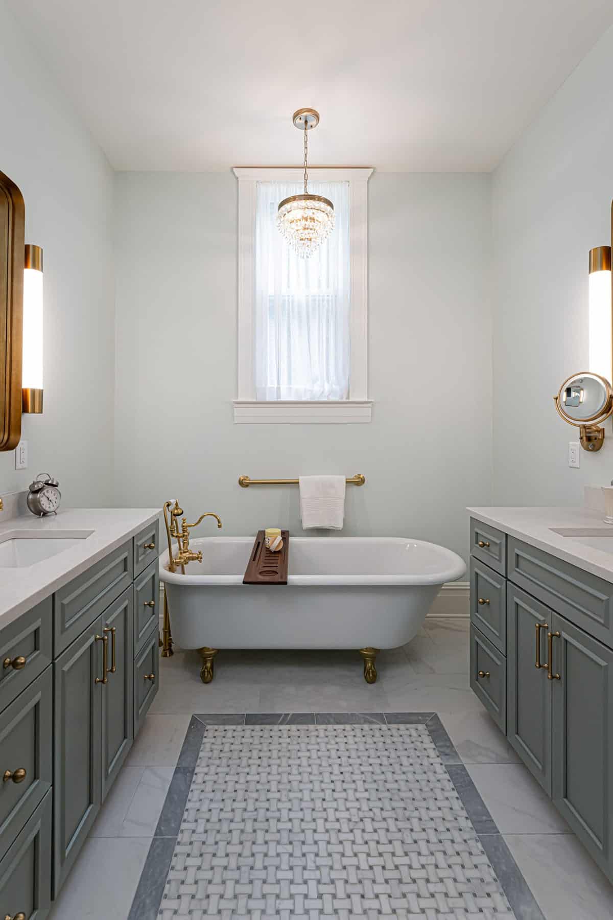 farmhouse style bathroom