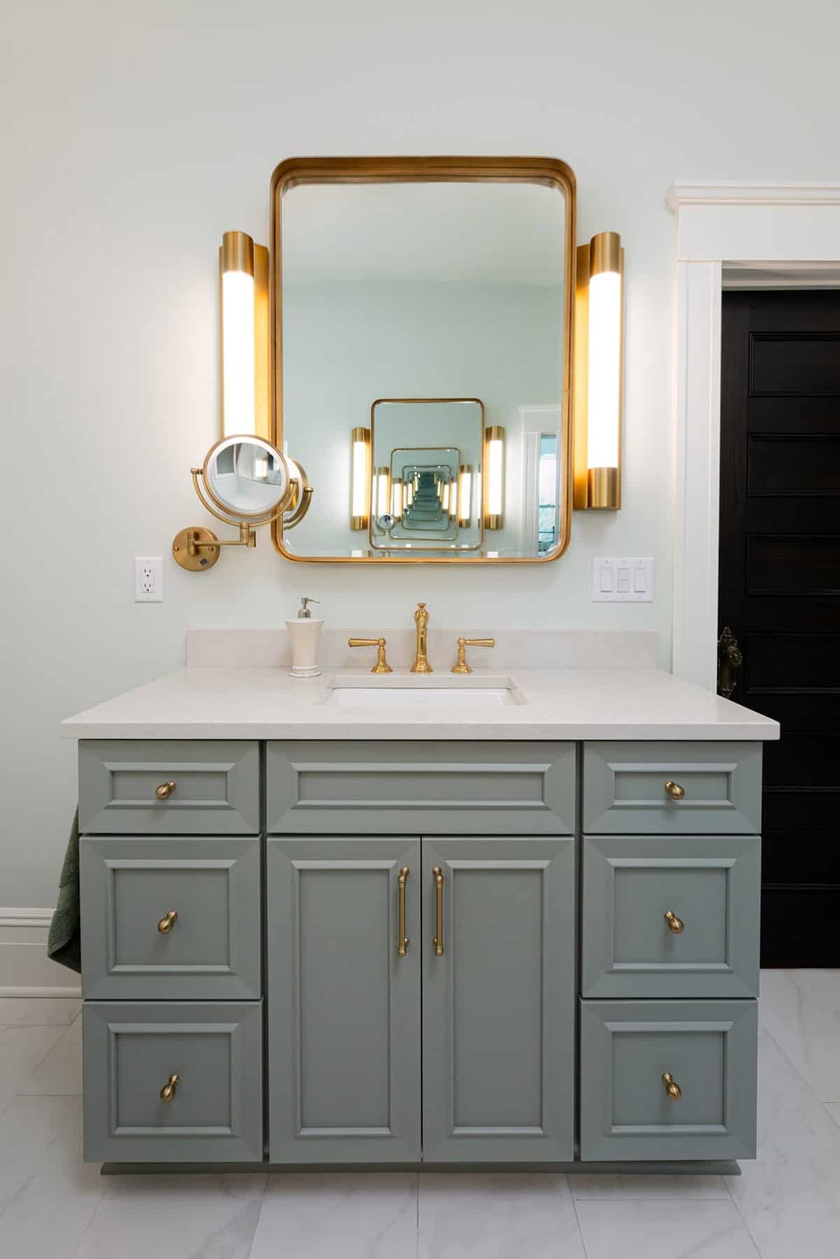 farmhouse style bathroom vanity
