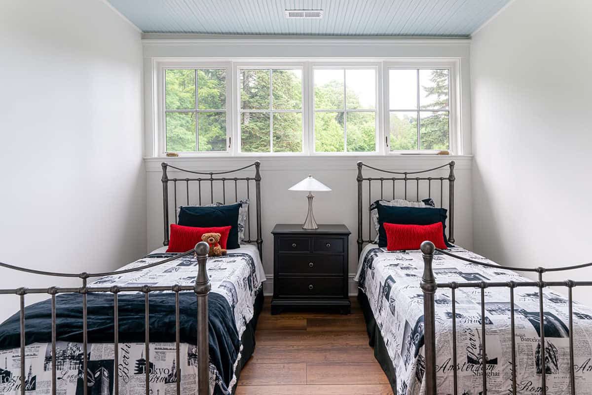 farmhouse style kids bedroom