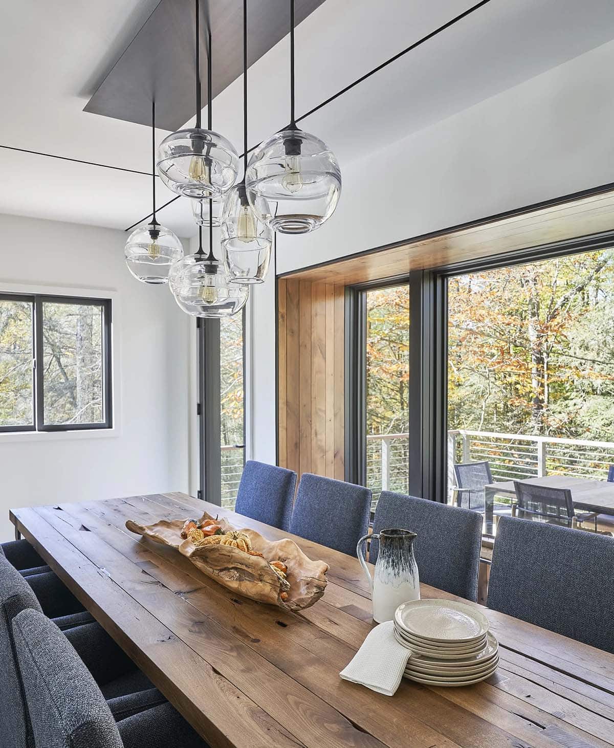 rustic modern dining room